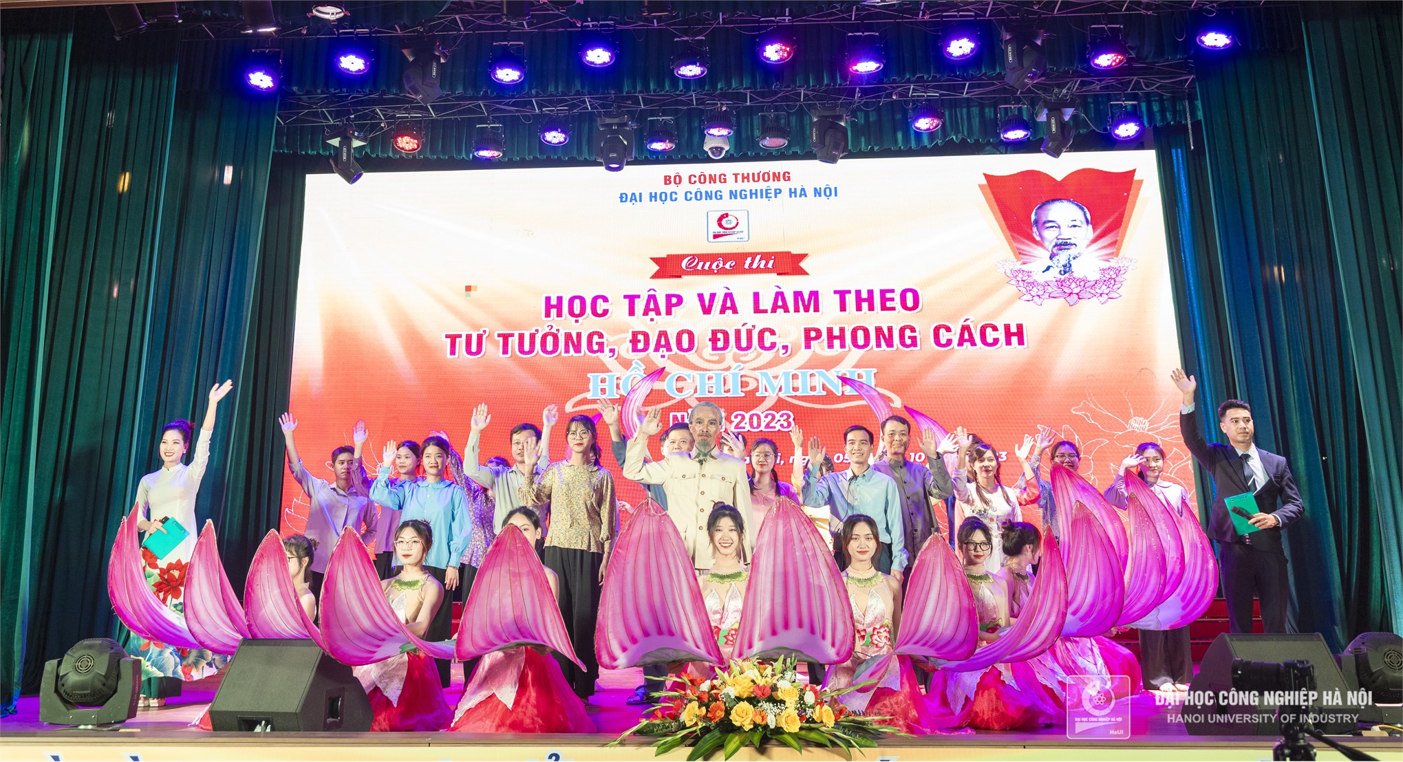 PGS.TS.Lê Ba Phong - nhà giáo yêu nghề, yêu khoa học và nhiệt huyết trong các hoạt động phong trào