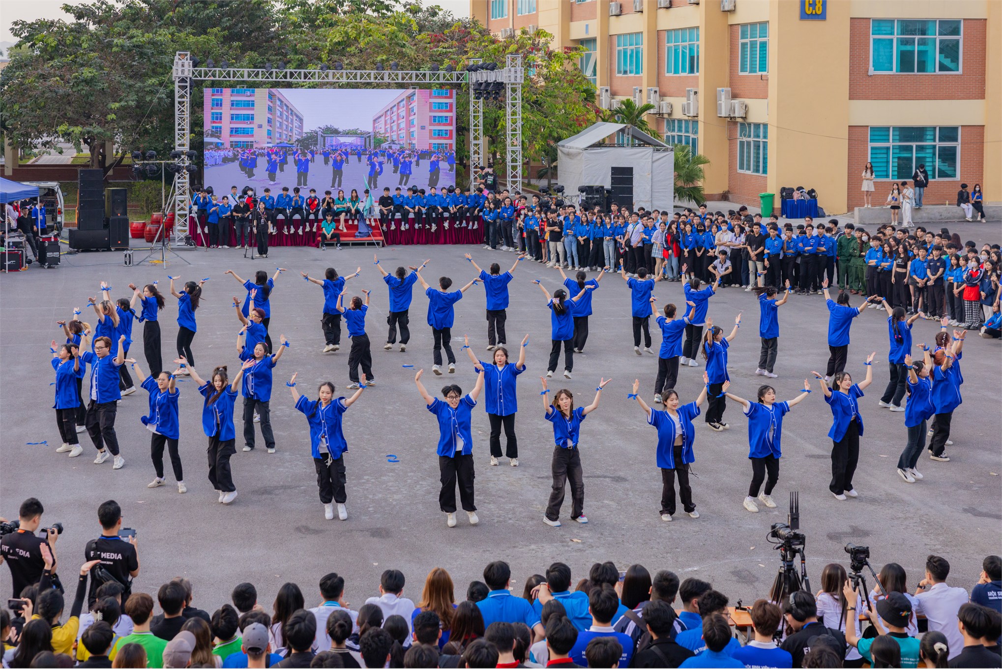 Dấu ấn sinh viên Trường Ngoại ngữ - Du lịch, Đại học Công nghiệp Hà Nội tại Ngày hội kết nối sinh viên HaUI CONNECTION 2023