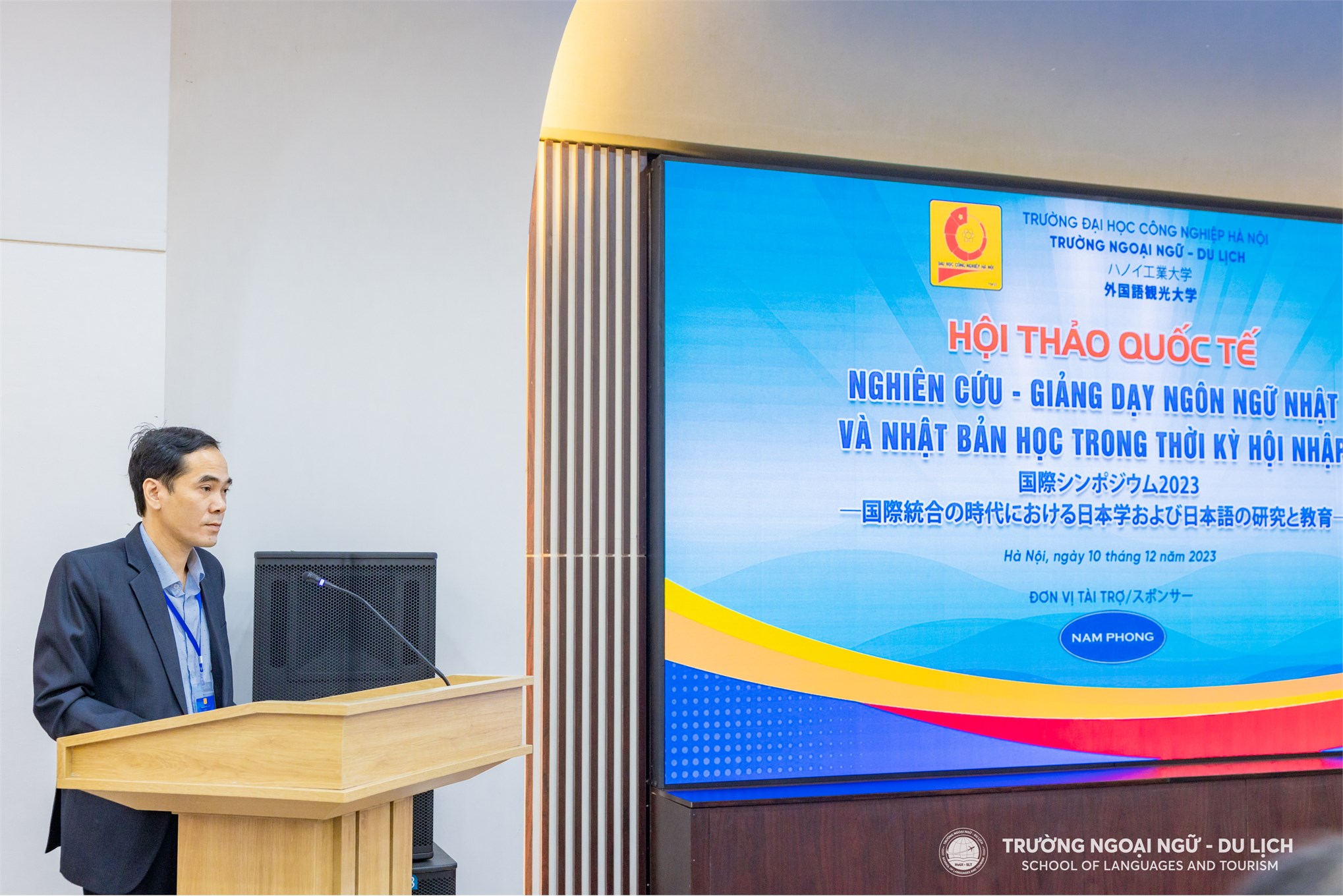 TS. Trần Ngọc Đức - Phó Hiệu trưởng Trường Ngoại ngữ - Du lịch phát biểu khai mạc Hội thảo